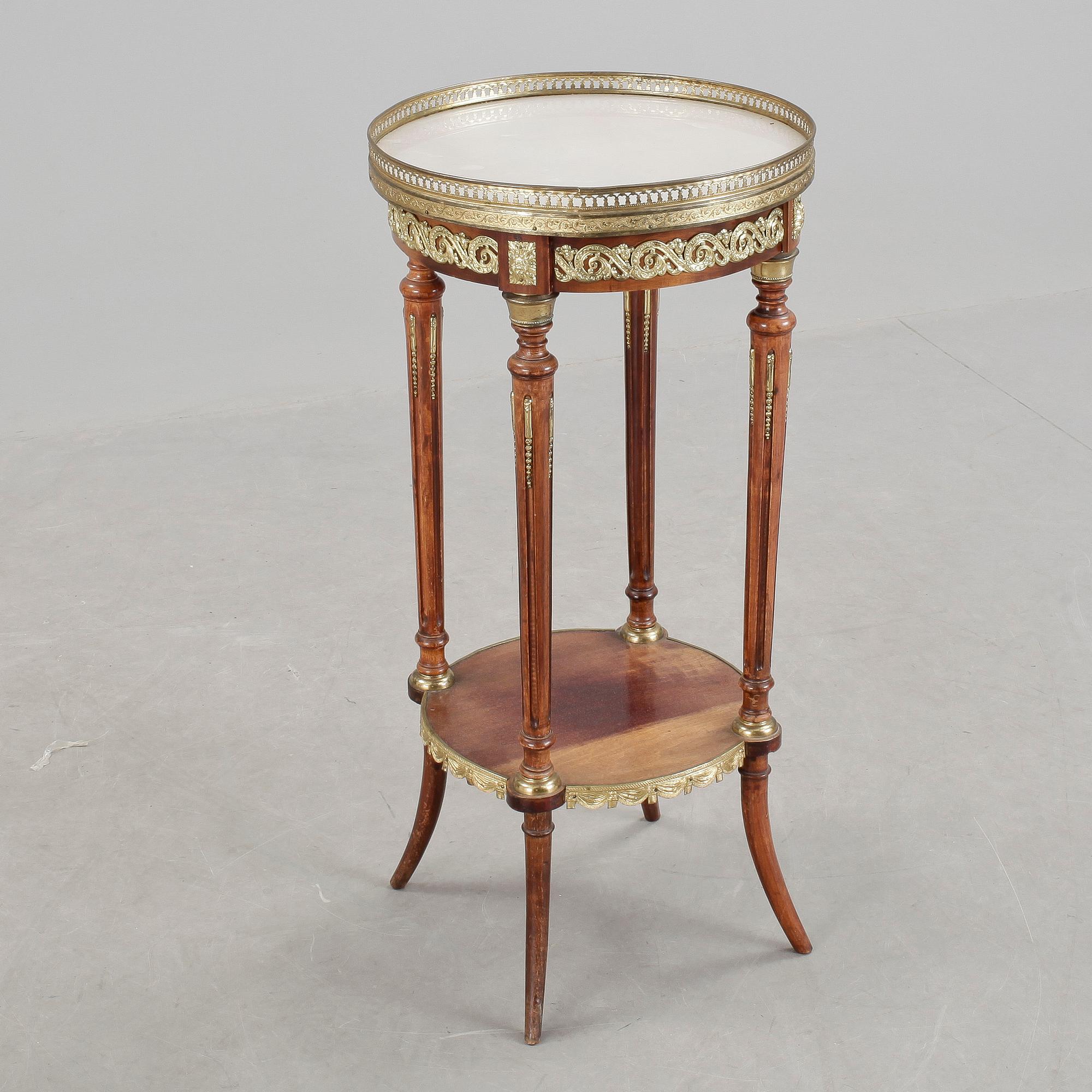 LAMPBORD, Myrstedt & Stern, Stockholm, 1900-talets början.