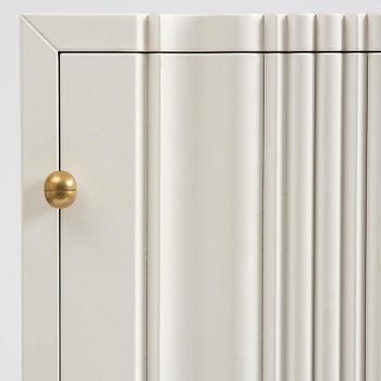 Josef Frank, a cabinet model 2192, Firma Svenskt Tenn, post 1985.