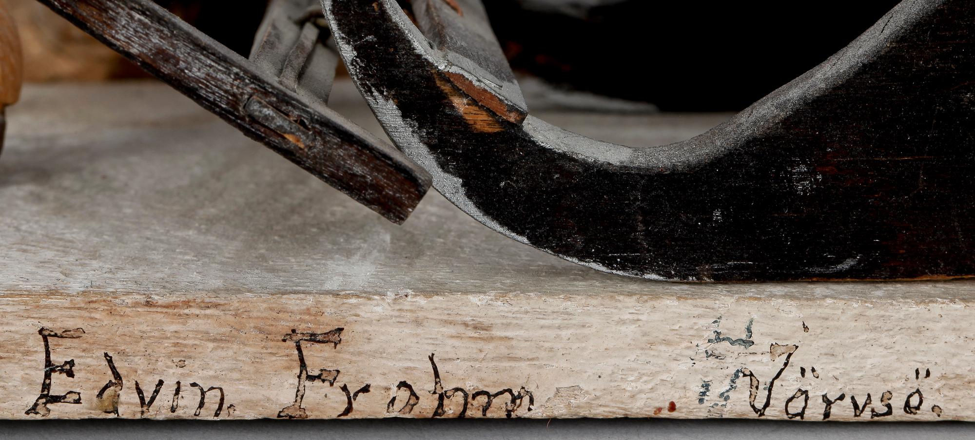 FIGURIN, trä, Edvin Frohm, Järvsö, sign. 1900-talets mitt.