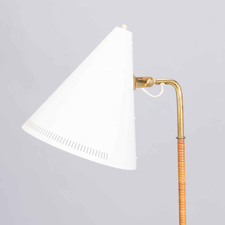 Paavo Tynell, A mid-20th century 'K10-10' standard lamp for Idman, Finland.