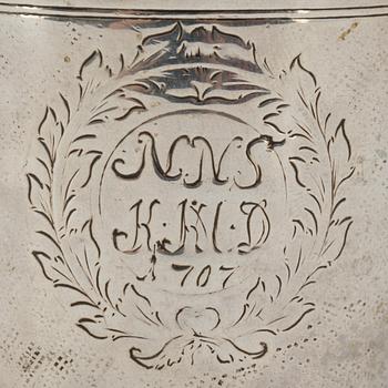 BÄGARE, silver, Poul Ottesen Kjaerulf, Ringköbing, Danmark.  Bär datering 1707. Vikt ca 64g.
