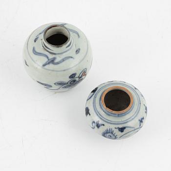 Two blue and white jars and two blue and white boxes, late Ming dynasty, 17th Century.