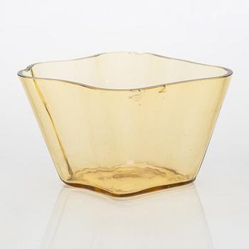 Alvar and Aino Aalto, a '9767B' bowl of the 'Aalto flower' sculpture manufactured by Karhula Glassworks 1937-1949.