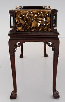 BLOMBORD, Kina, 1900-talets första hälft.