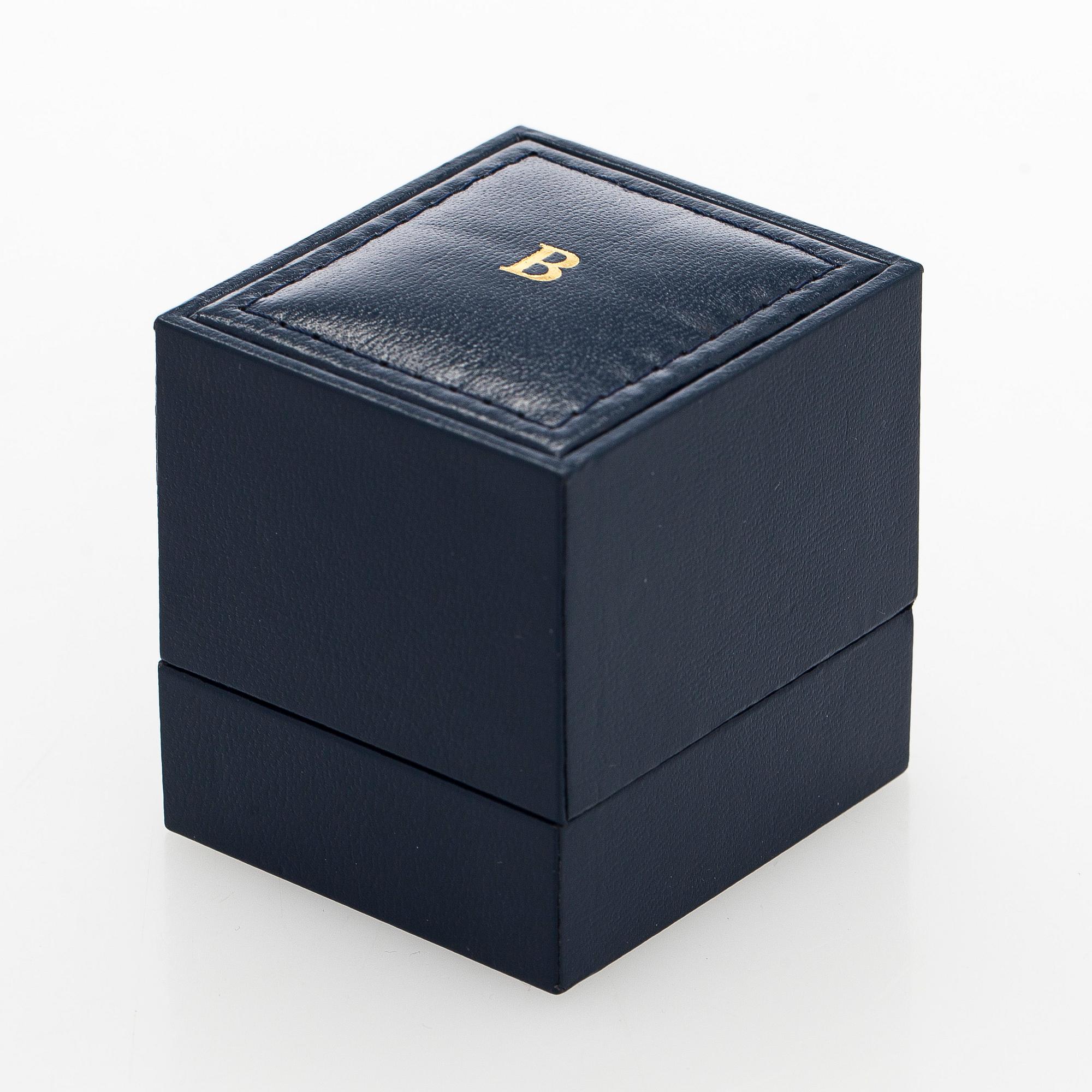 Bucherer, ring, 18K vitguld med briljantslipad diamant 1,02 ct. SJL certifikat.