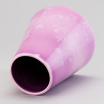 HEINI RIITAHUHTA,  a 'Pink cranberry' porcelain vase signed Heini Riitahuhta 2005.