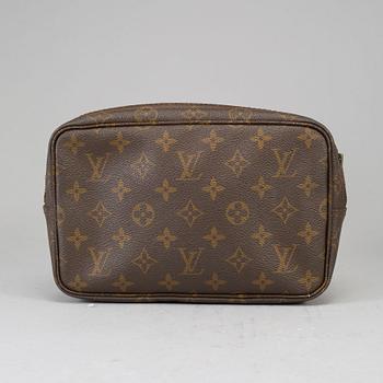 LOUIS VUITTON, Trousse toilette 23 & key case.