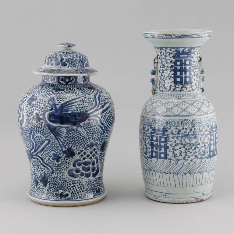 Two chinese porcelain vases from Qing Dynasty, made in the 19th century.