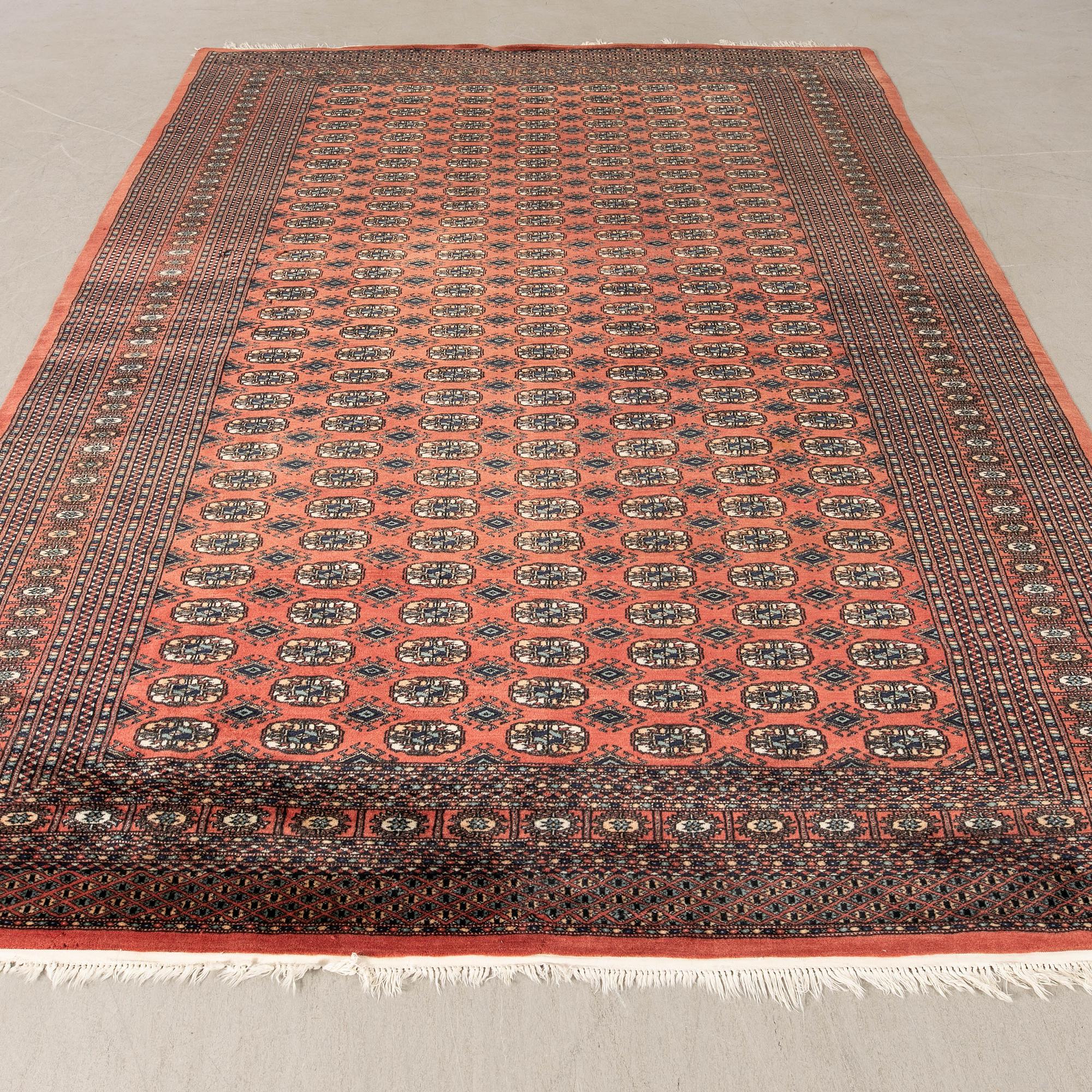 Matta, Orientalisk, 306 x 224 cm, old.