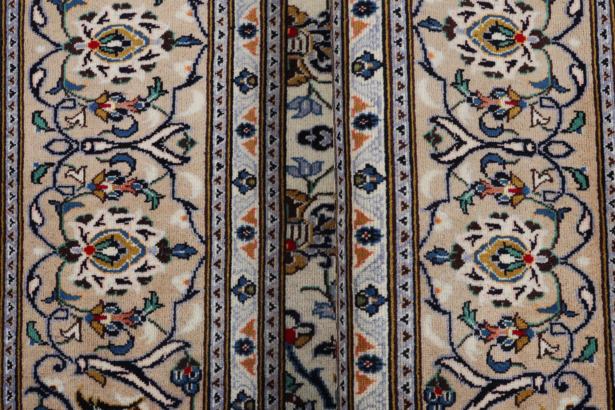 A carpet, Kashan, ca 326 x 257 cm.
