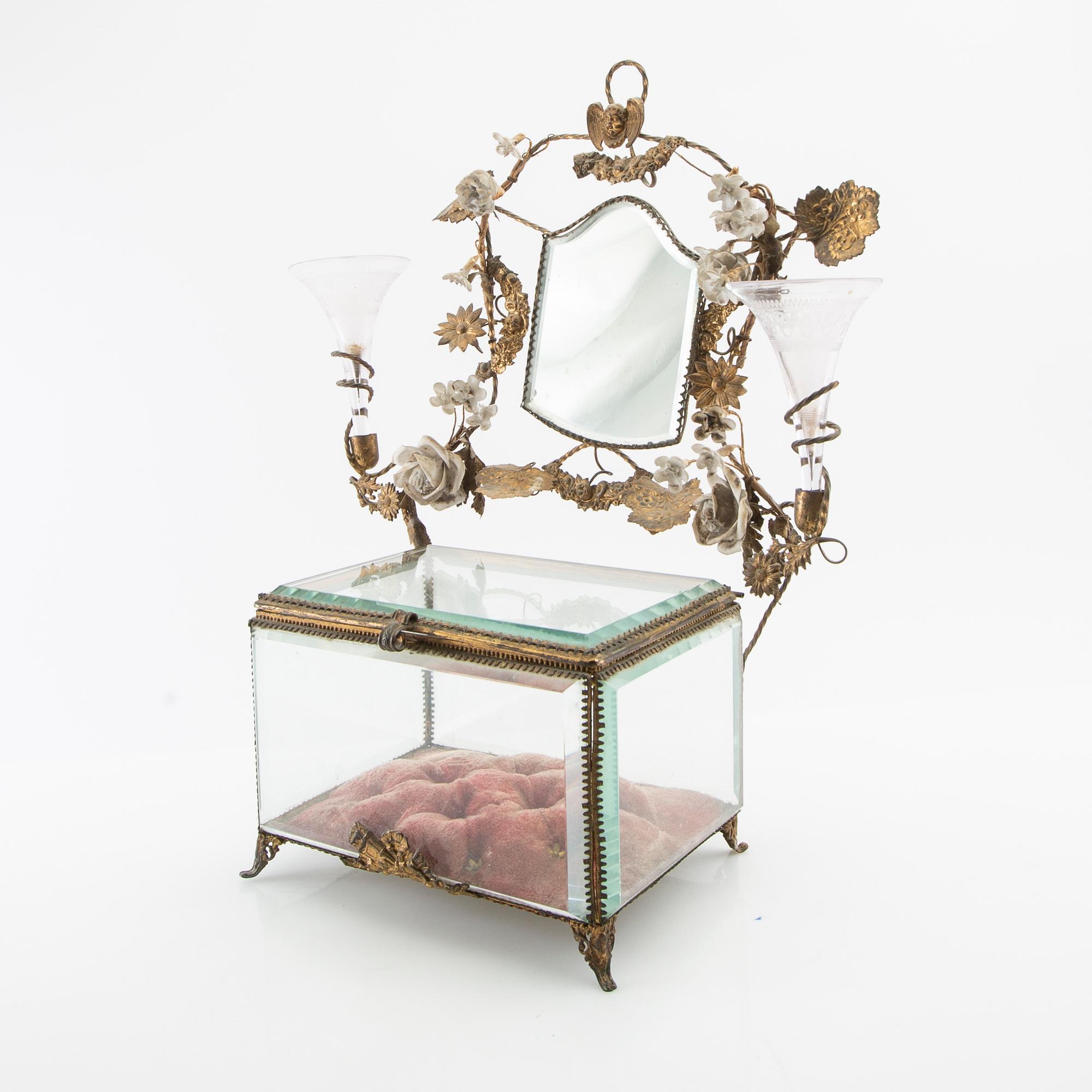 Jewellery box, late 19th century.