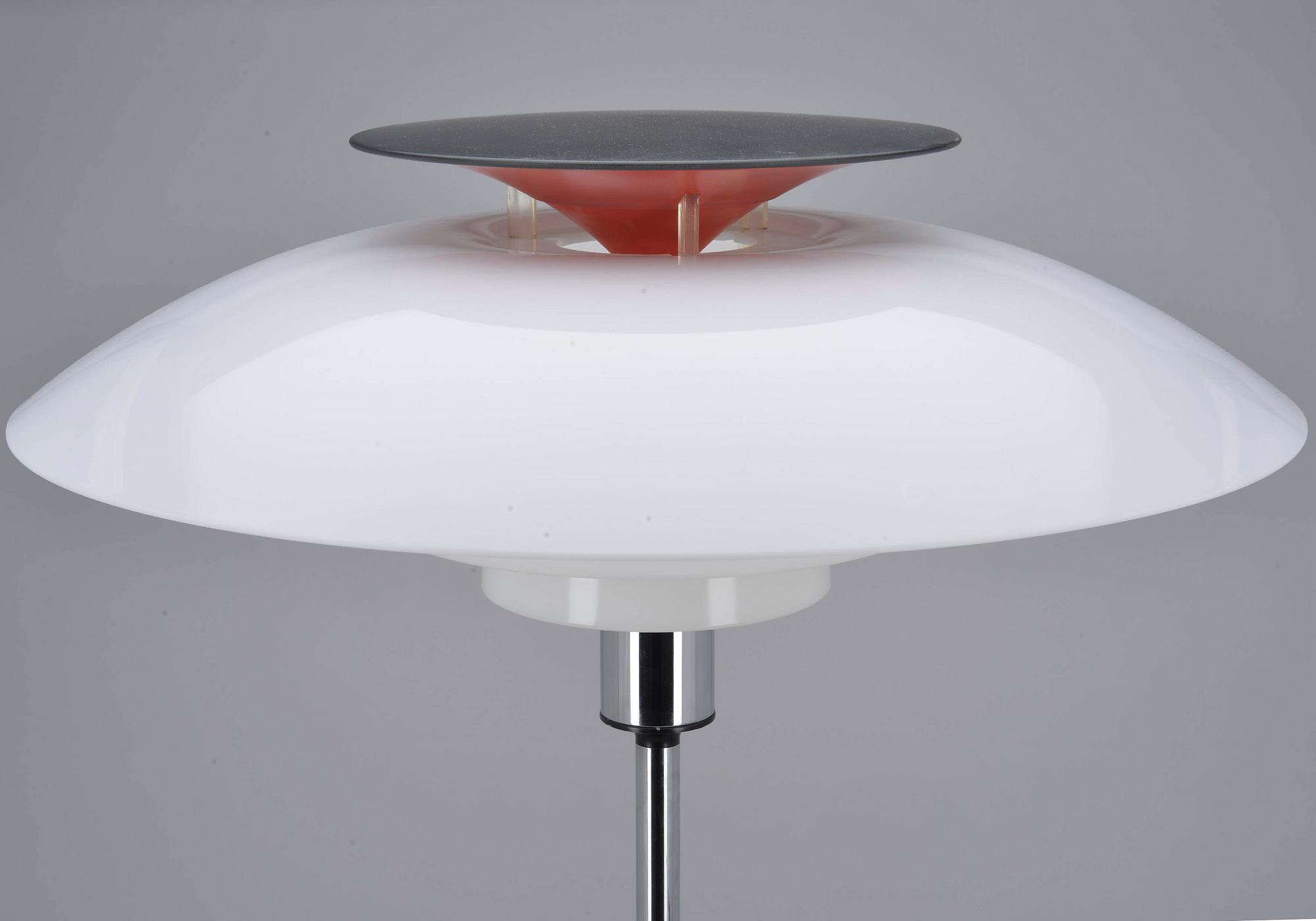 BORDSLAMPA, "PH-80", Poul Henningsen för Louis Poulsen.