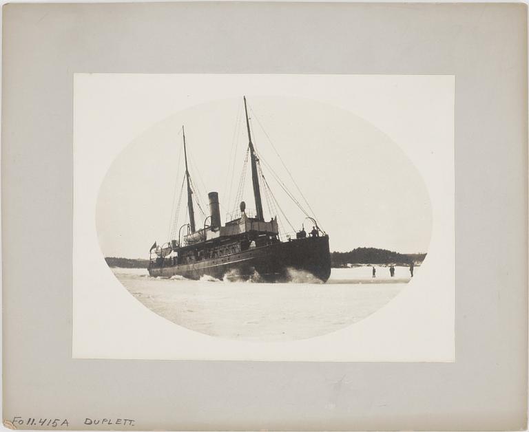 PARTI MARINHISTORIA, ca 90 delar, 1900-tal.