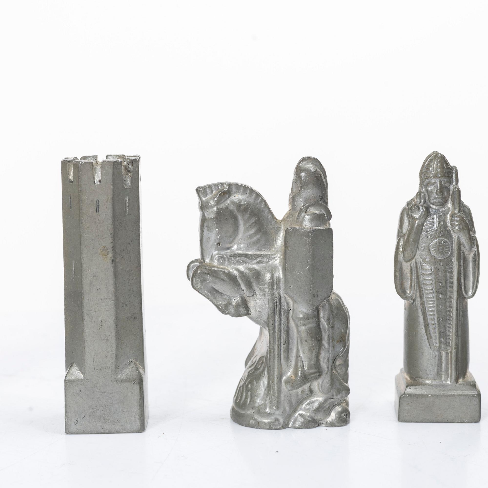 Tore Strindberg, Chess pieces, 32 pcs, Herman Bergmans Gjuteri, Stockholm.