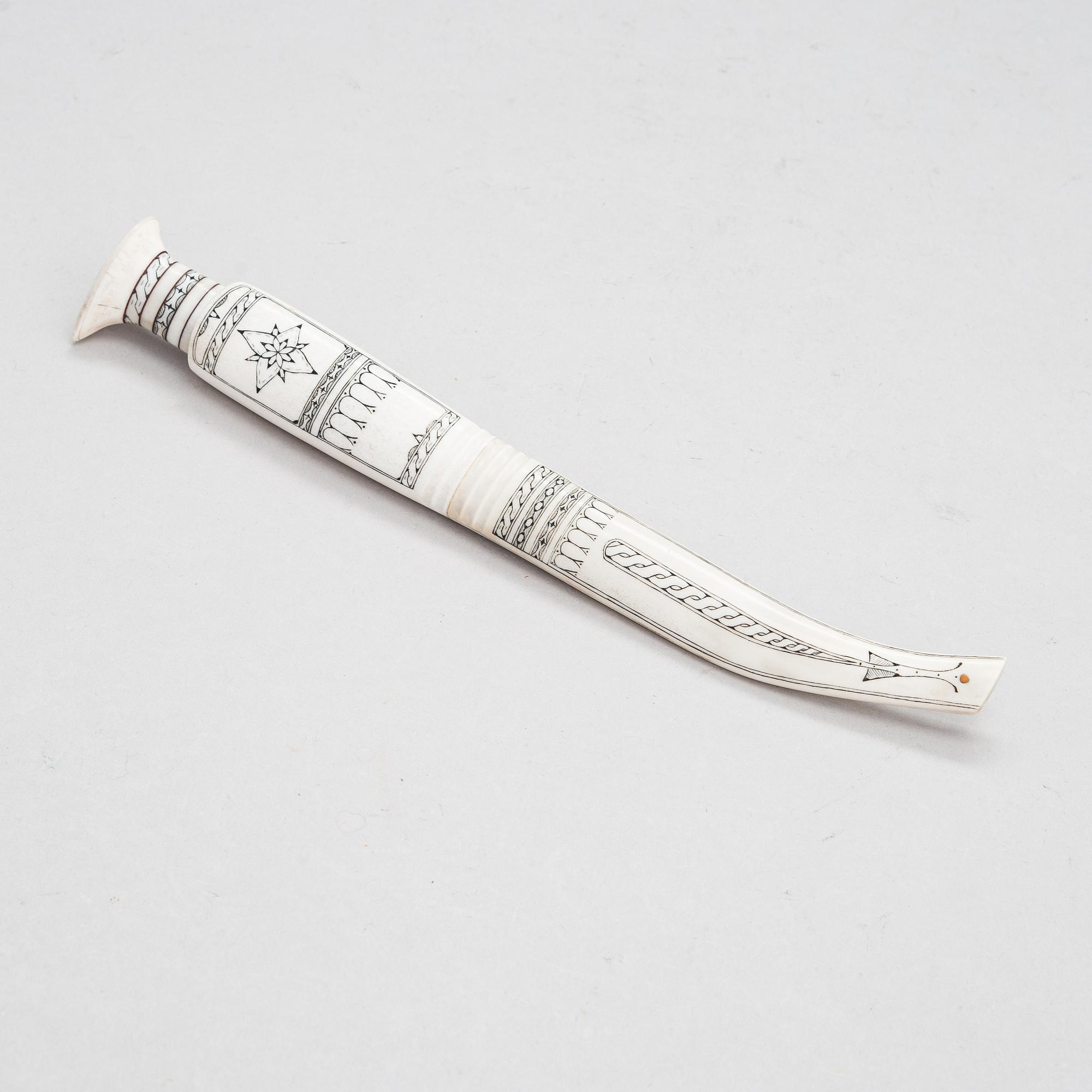 A horn knife / sami handicraft / duodji knife signed Anders Jonsson, second half of the 20th century.