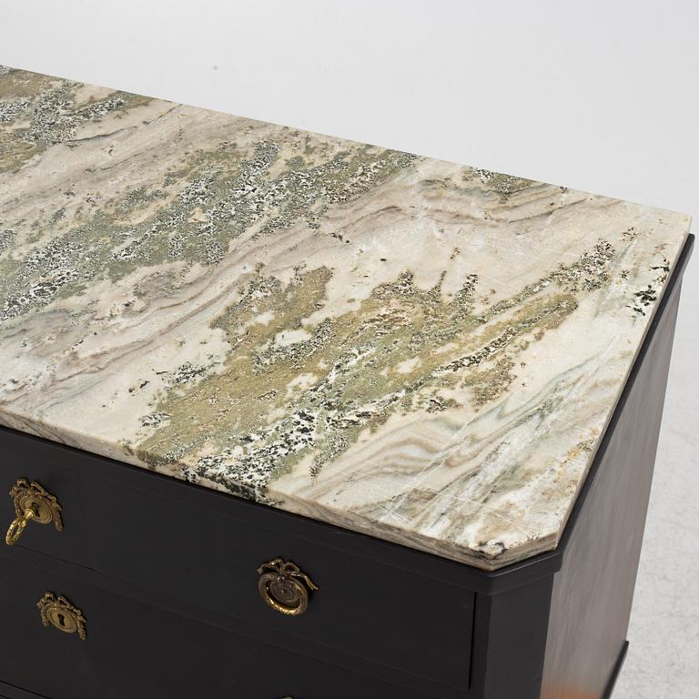 Chest of drawers, Gustavian style, 20th Century.