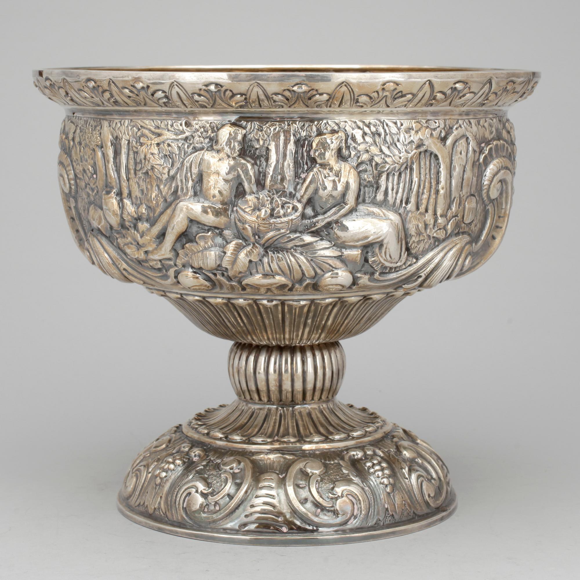 UPPSATSSKÅL, silver, importstämplad samt stämplad Mema, Eskilstuna, 18/1900-tal. Vikt ca 1033g.