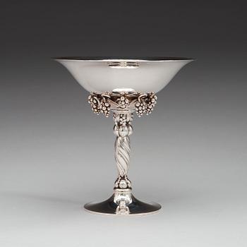 GEORG JENSEN, skål på fot, Köpenhamn 1945-77, sterling.