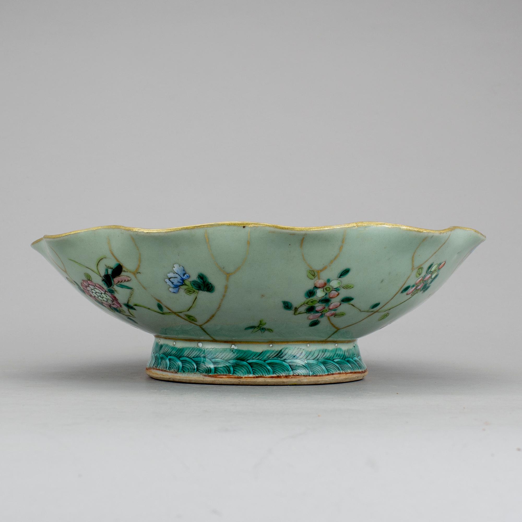 SKÅLFAT, porslin, Tongzhi, Kina, 1800-talets slut.