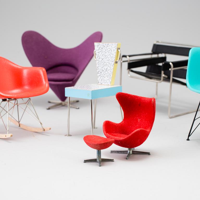 A lot of eight miniature design chairs some by Vitra, 20/21st century.