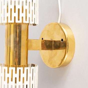 Harald Notini, a pair of wall lamps model "8820", Arvid Böhlmarks Lampfabrik, Stockholm, 1940s-50s.