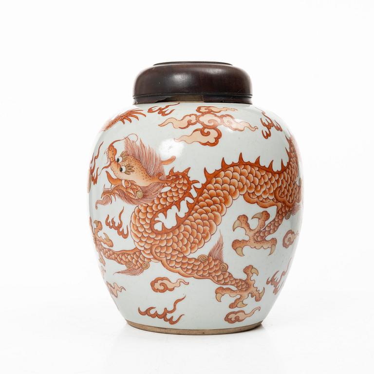 Bojan / kruka, porslin, sen Qingdynasti, 1800-tal.