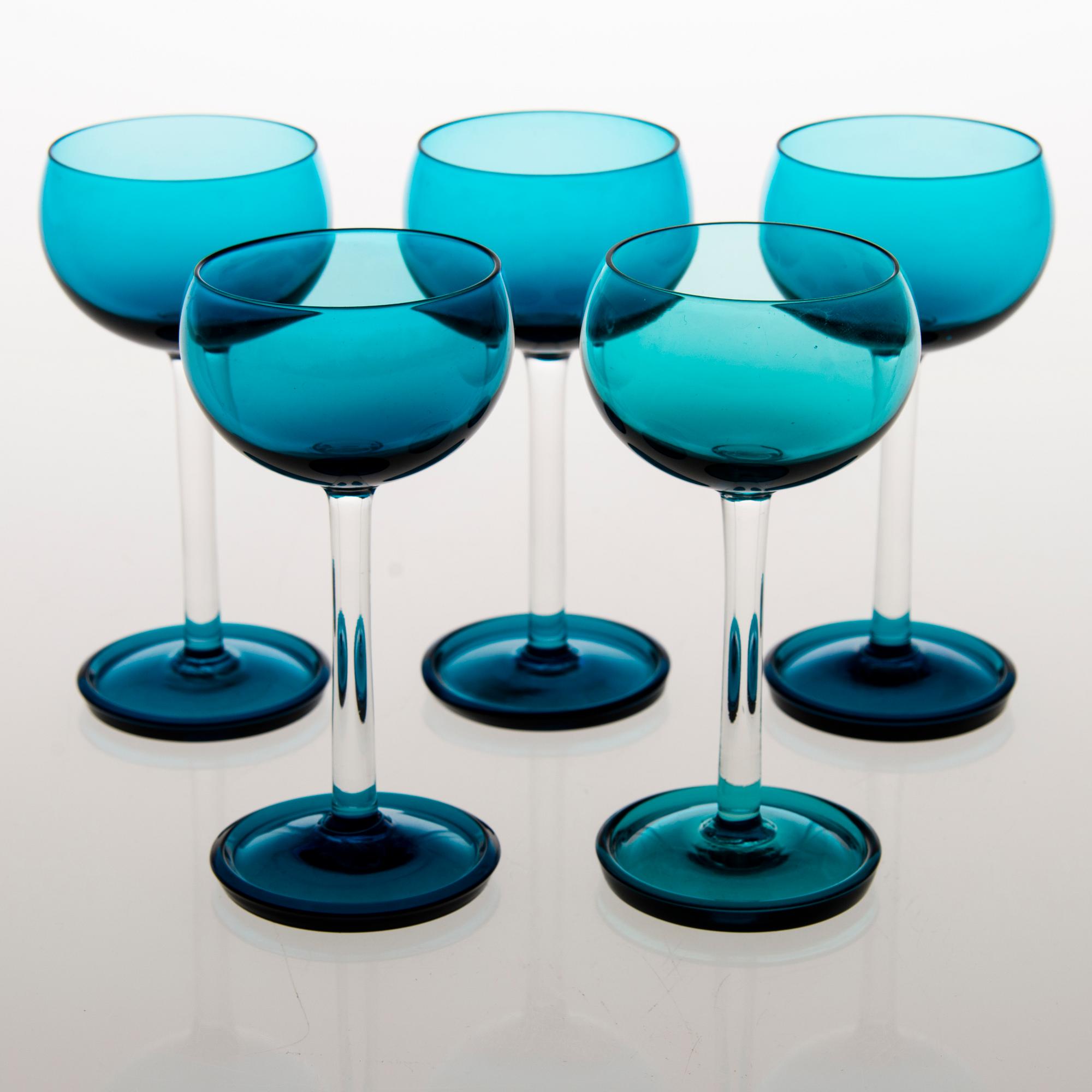 NANNY STILL, A SET OF 42 GLASS DISHES. Harlequin.