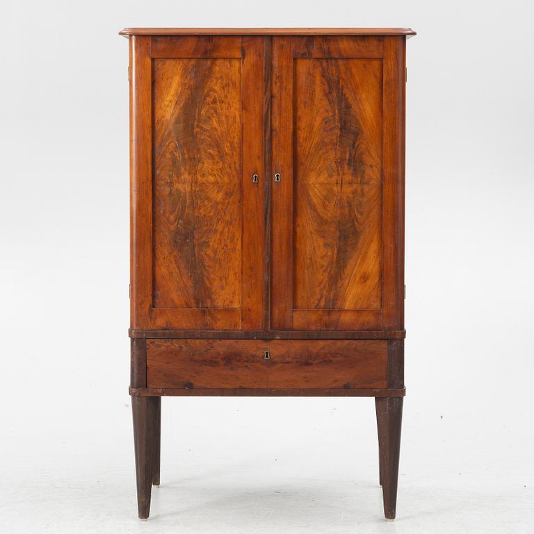 A cabinet, early 20th century.