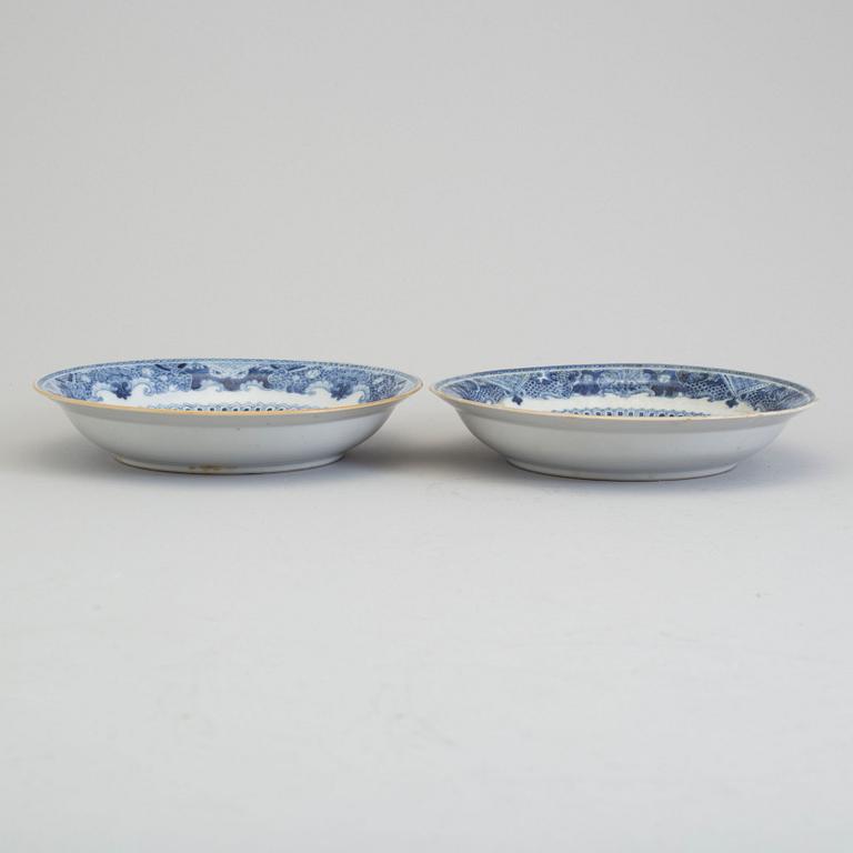 A pair of blue and white dishes, Qing dynasty, Qianlong (1736-95).