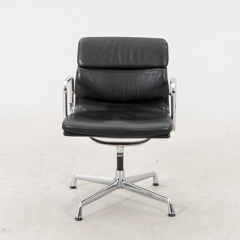 Charles & Ray Eames, skrivbordsstol, "EA208 Soft Pad Chair", Herman Miller.
