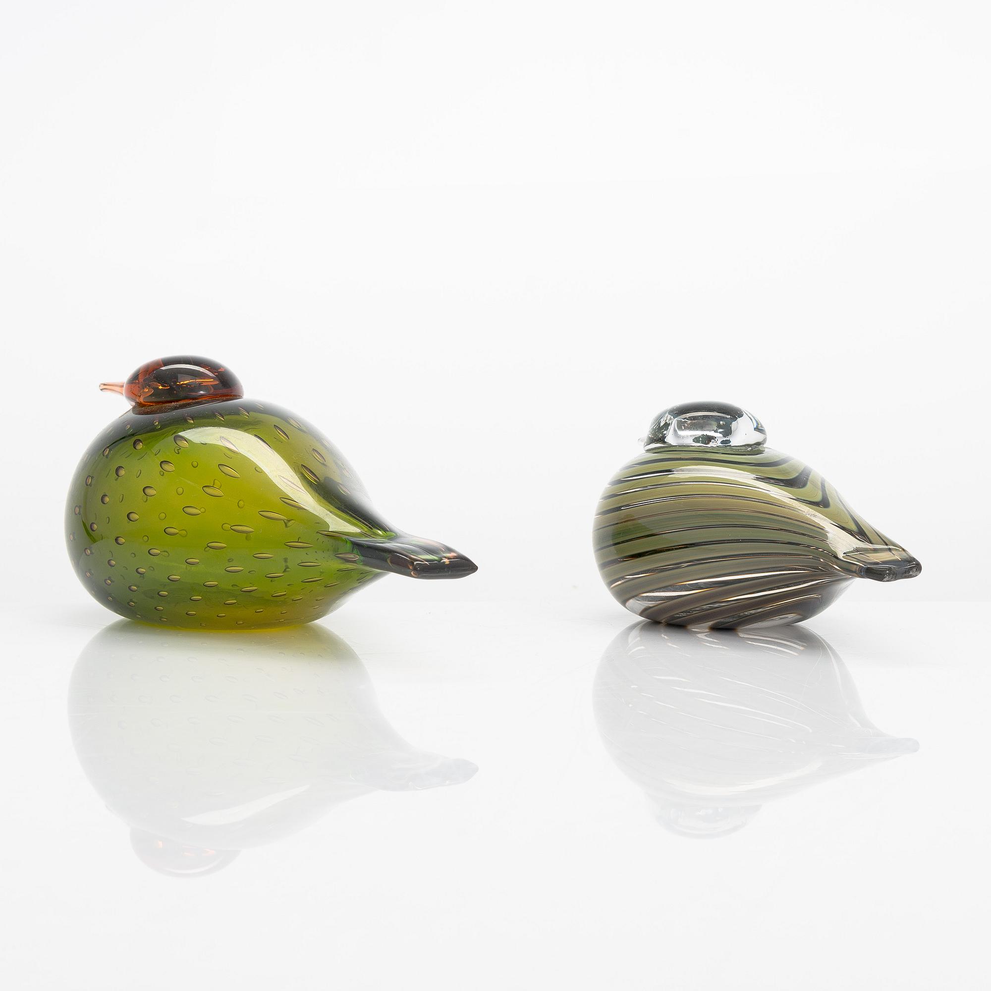 Two signed Oiva Toikka glass birds for Iittala Nuutajärvi.