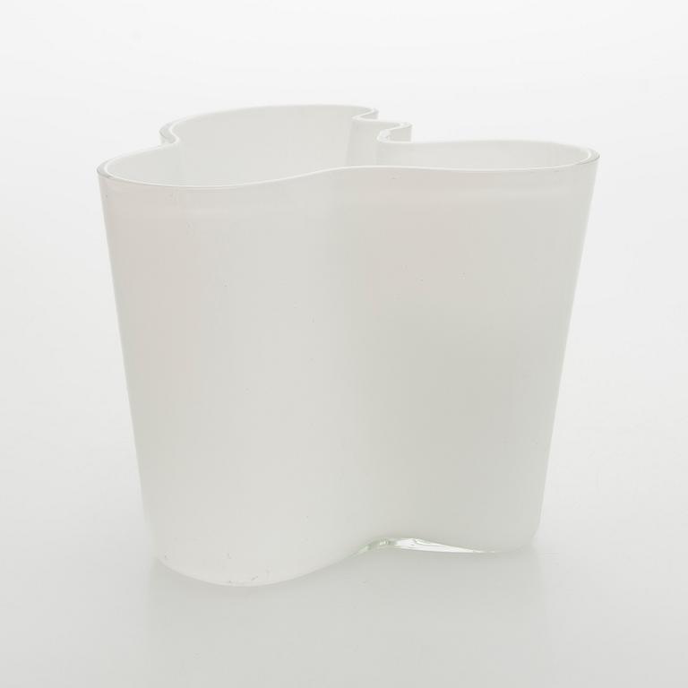 Alvar Aalto, maljakko "3030", Iittala, signeerattu Alvar Aalto - 3030, 1950-luku.