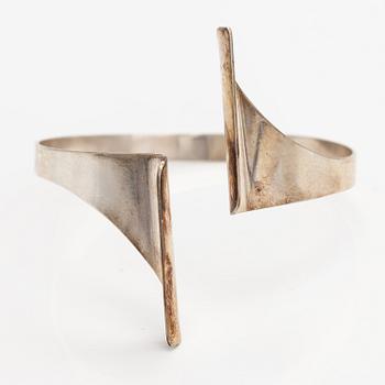 Pekka Piekäinen, Armband, sterlingsilver. Auran Kultaseppä, Åbo 1972.