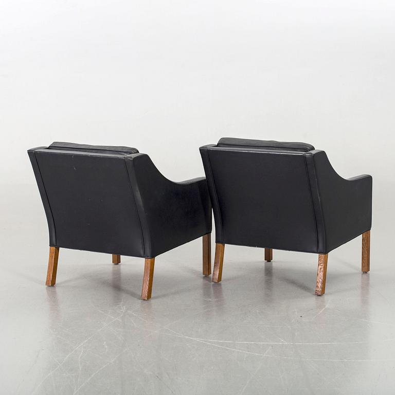 Two 20th century "2209" armchairs, designed by Børge Mogensen.