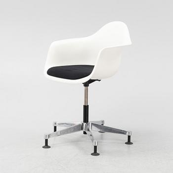 Charles & Ray Eames, a 'PACC' chair, Vitra.