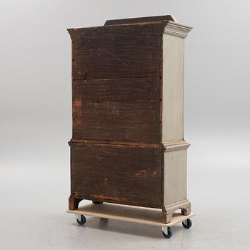 A cabinet, 18th / 19th Century.