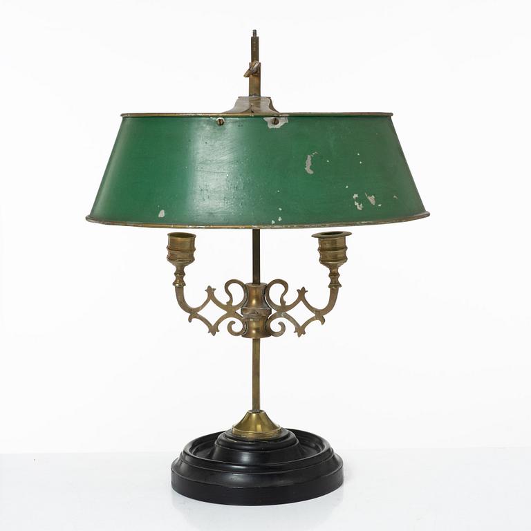 Skrivbordslampa för två ljus, sk bouilottelampa, 1800-talets slut.