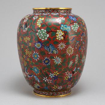 A Chinese cloisonne vase, 20th century.