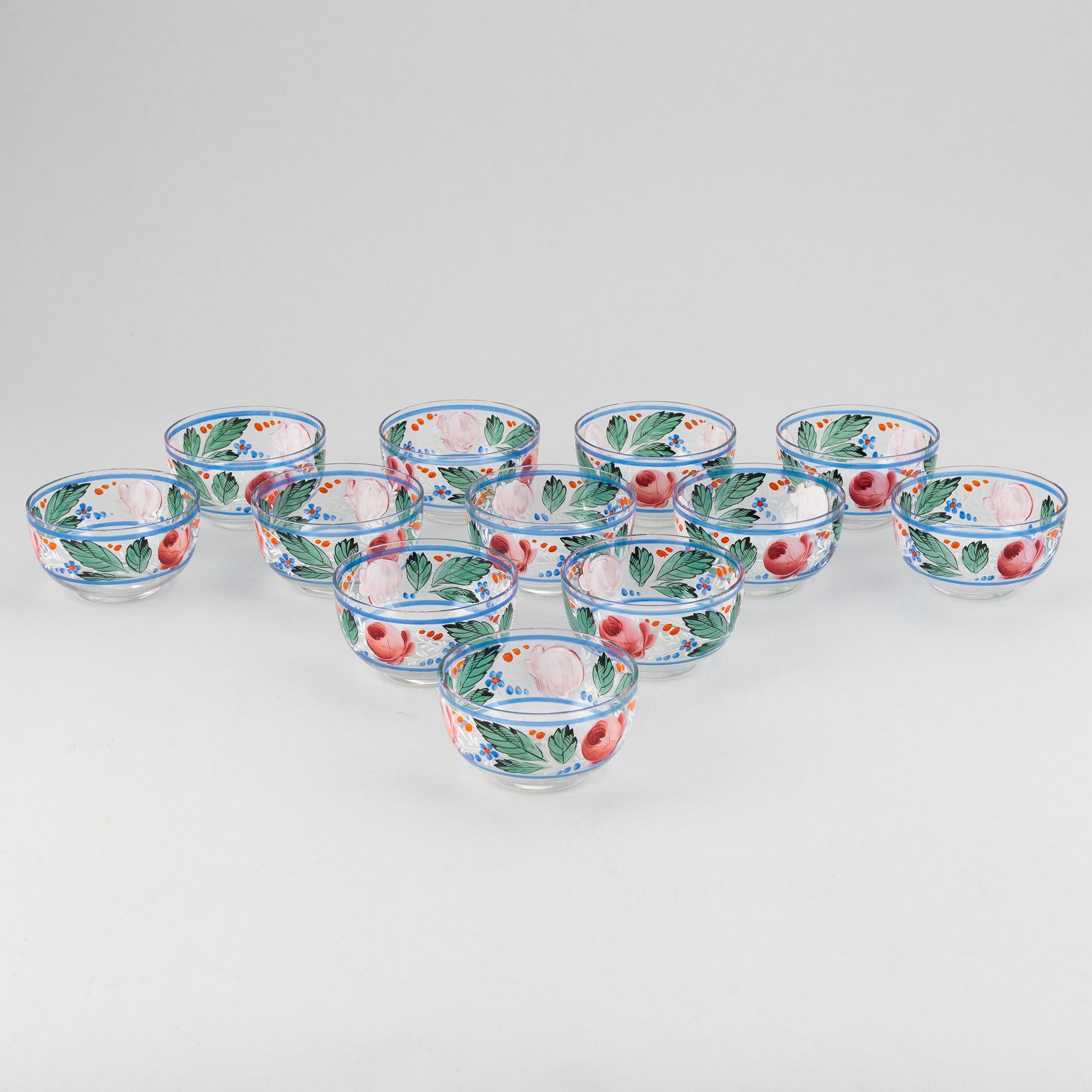 Skålar, glas 12 st, rosdekor, möjligen Ryssland, 1900-tal.