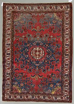 MATTA, semiantik Hamadan. Ca 190x132 cm.
