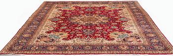 Carpet, Tabriz, ca 390 x 295 cm.