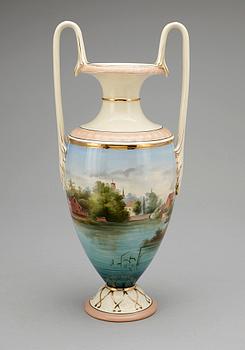 URNA, benporslin, Rörstrand, tidigt 1900-tal.