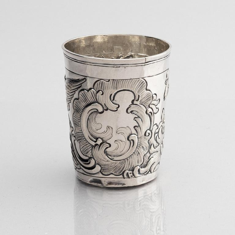 Bägare, silver, otydlig mästarstämpel, Moskva 1768.