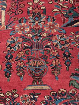 CARPET. Semi-antique/Old Lilihan, probably. 471 x 349 cm (the ends have 2-2,5 cm blue flat weave).