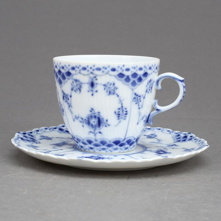 KAFFESERVIS, 22 delar, porslin, "Musselmalet", Royal Copenhagen, Danmark.