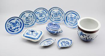 OSTINDISKA FÖREMÅL, 10 delar, porslin, 1800-/1900-tal.