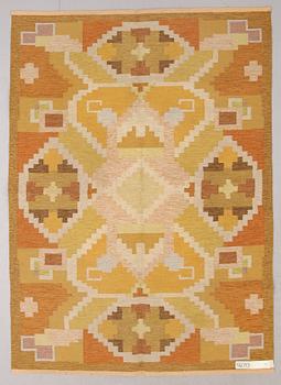 Ingegerd Silow · MATTA, rölakan, "Berga", Ingegerd Silow för Eric Evers AB. Ca 170 x 240 cm.