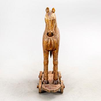 A decraotive sculpture India modern.