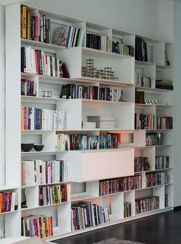 Antonio Citterio, a 'Flat C' shelving for B&B Italia.