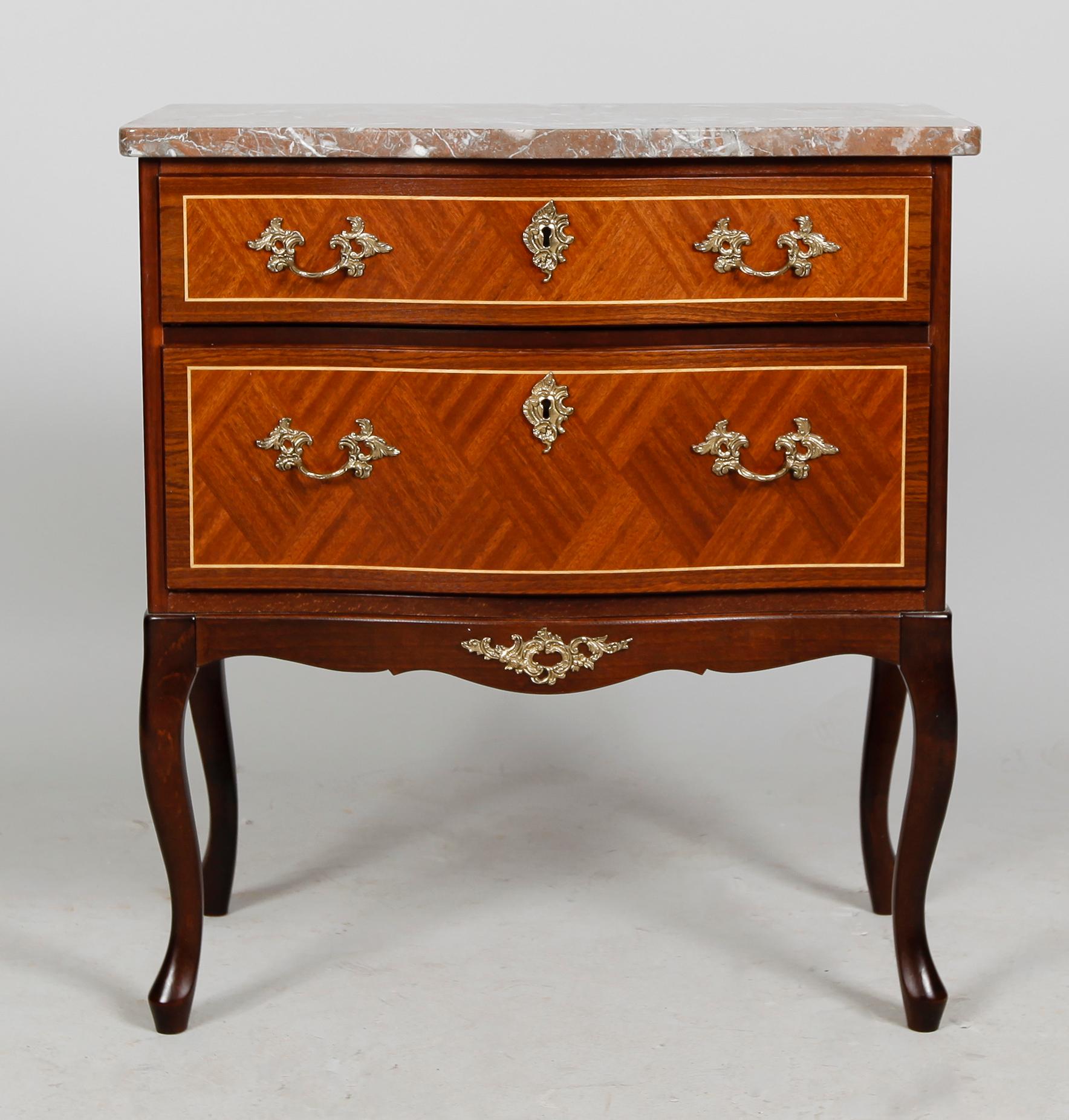 BYRÅ, rokokostil, 1900-talets andra hälft.